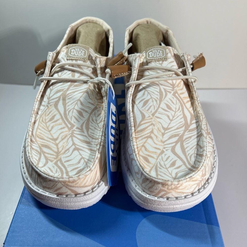 Hey Dude Wendy Light Pink Tropical Womens Sz 5  Slip On Shoes Brand New In Box - Picture 7 of 13